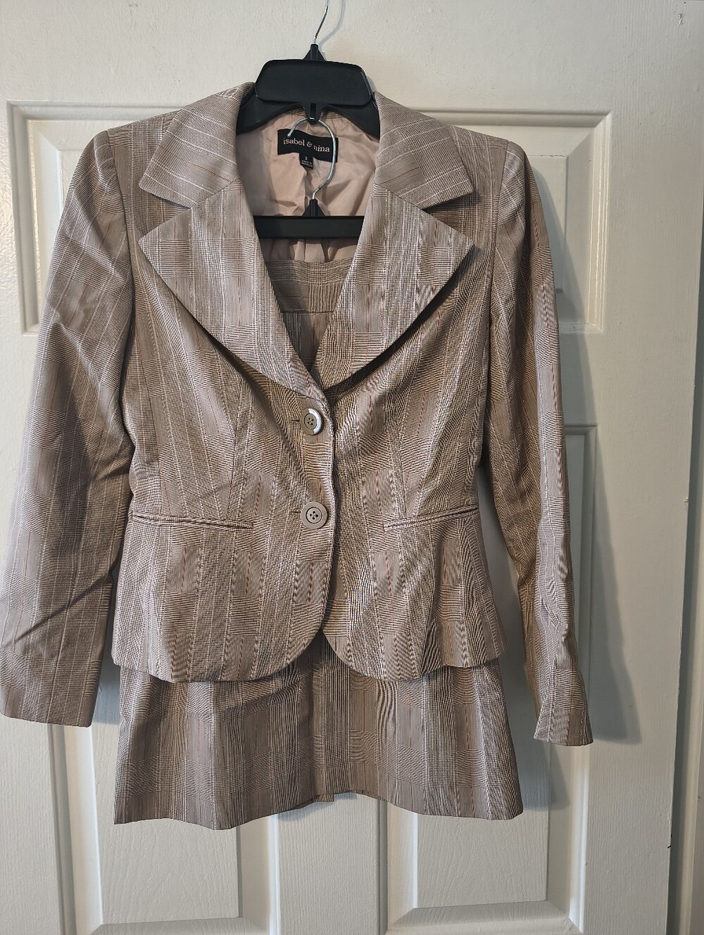 Isabel & Nina Women’s 2-Piece Skirt Suit Size 2 – Plaid Blazer & Skirt